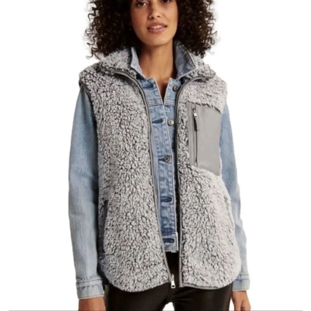 Abercrombie Fitch Women’s Large Cloud Sherpa Vest Gray Zip Soft A&F pockets